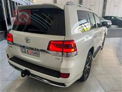 تۆیۆتا لاند کروزەر